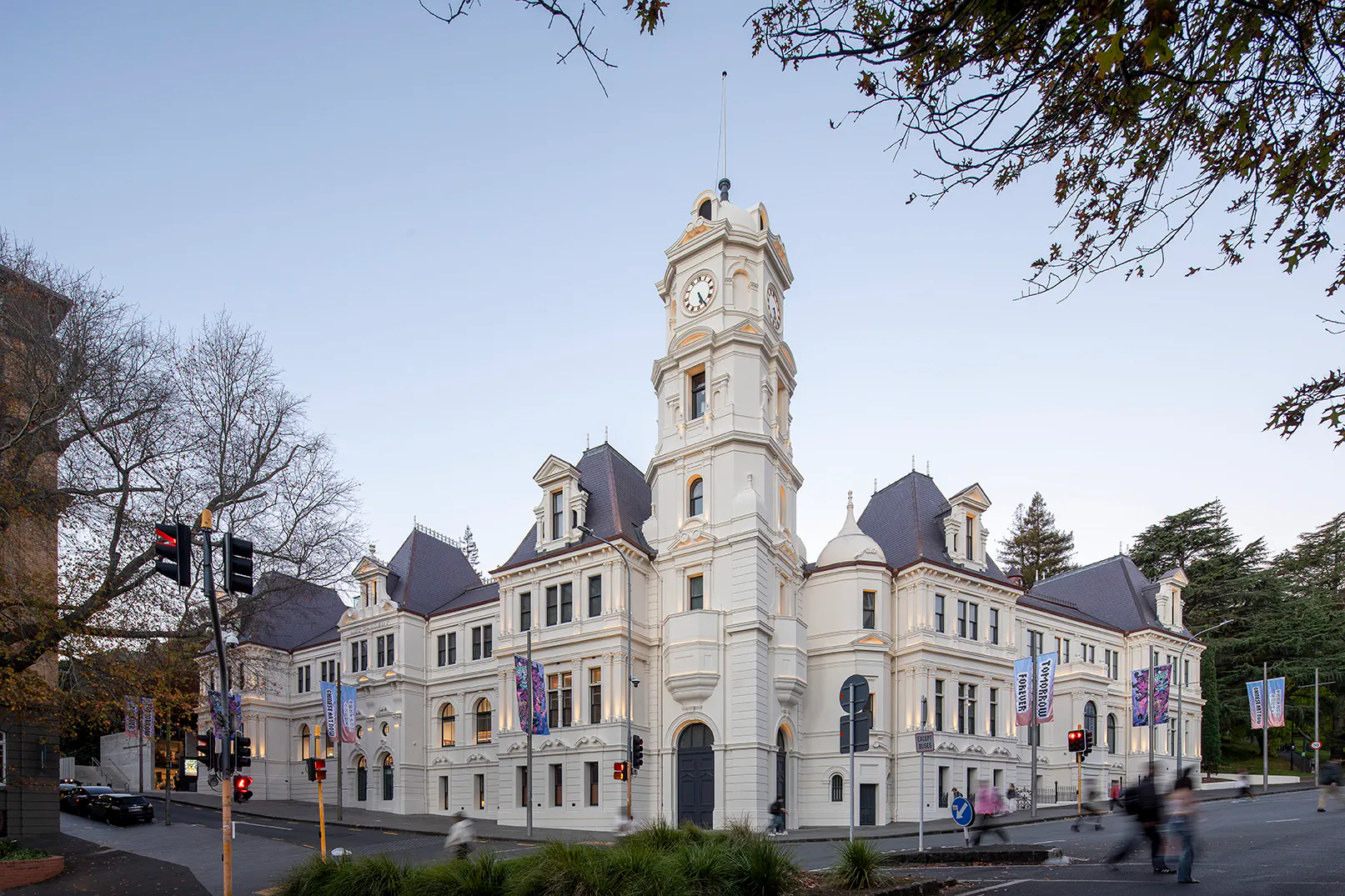 AKL ART GALLERY 6780